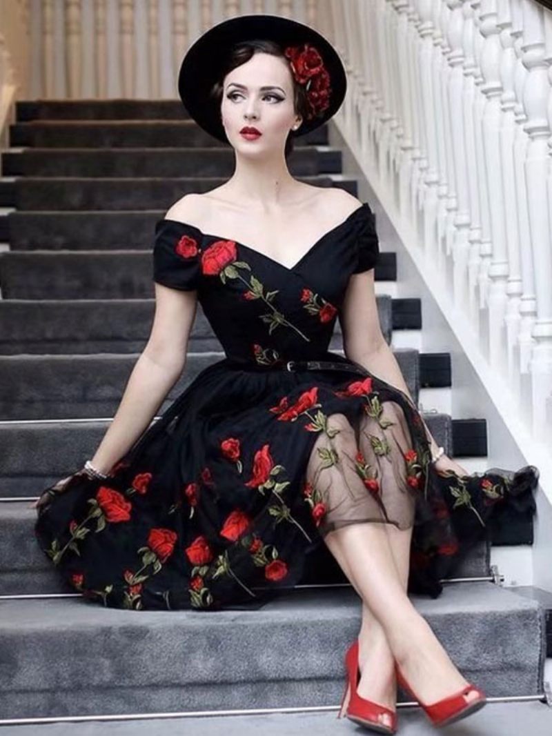 Robe Vintage Noire Tulle Brodée Fleurs Pour Femmes Des Années 1950. Style Audrey Hepburn Épaules Dénudées