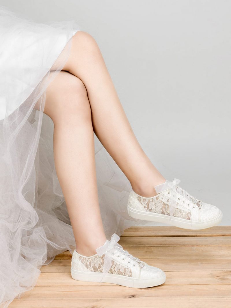 Chaussures Mariage Pour Femmes Baskets Mariée Plates Toile Avec Détails Métal Bout Rond - Ivoire